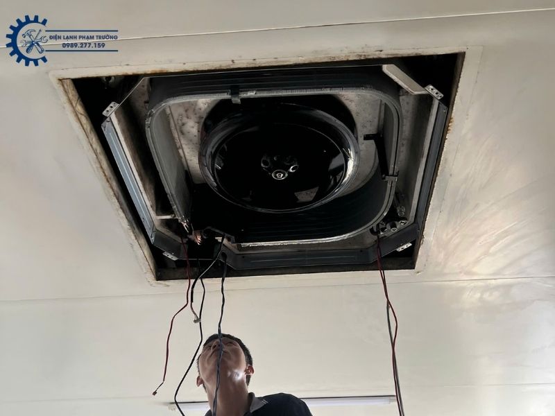 Lắp đặt Máy Lạnh âm Tường Cho Kdc Tân Đông Hiệp Dĩ An