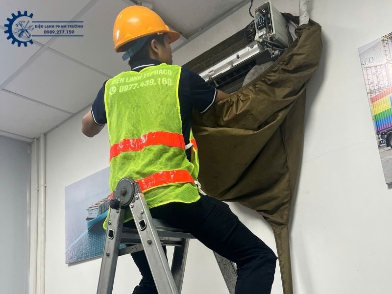 Vệ Sinh Lưới Lọc điều Hòa Tại Thái Hòa Tân Uyên