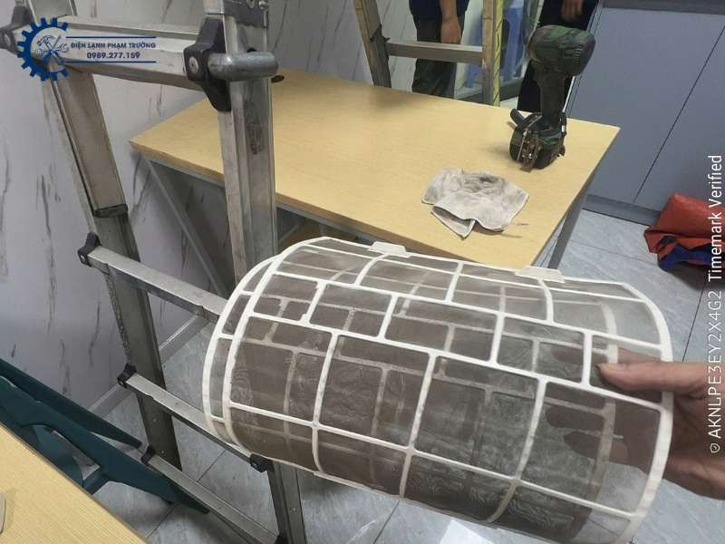 Máy Lạnh được Vệ Sinh Sạch Sẽ Tại Tân Khánh